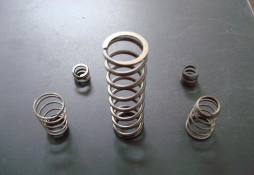 制造弹簧(制造弹簧的钢丝一般选用wc=065%的弹簧钢)